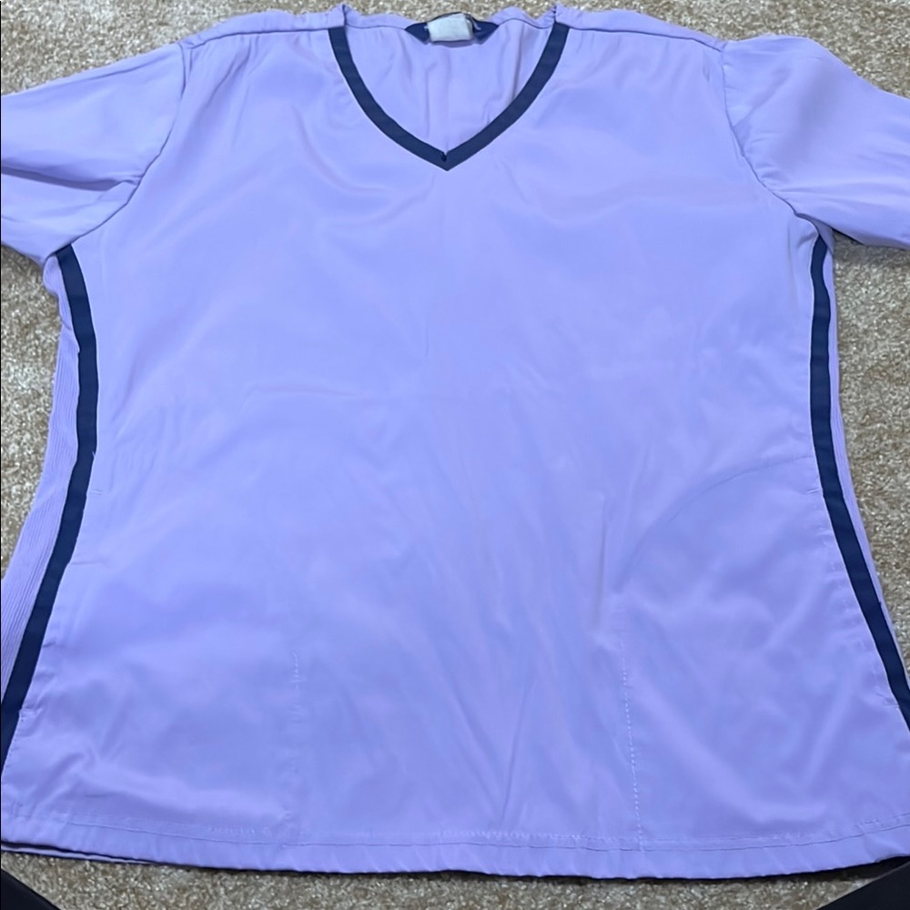 Lavender V-Neck Top with Navy Trim